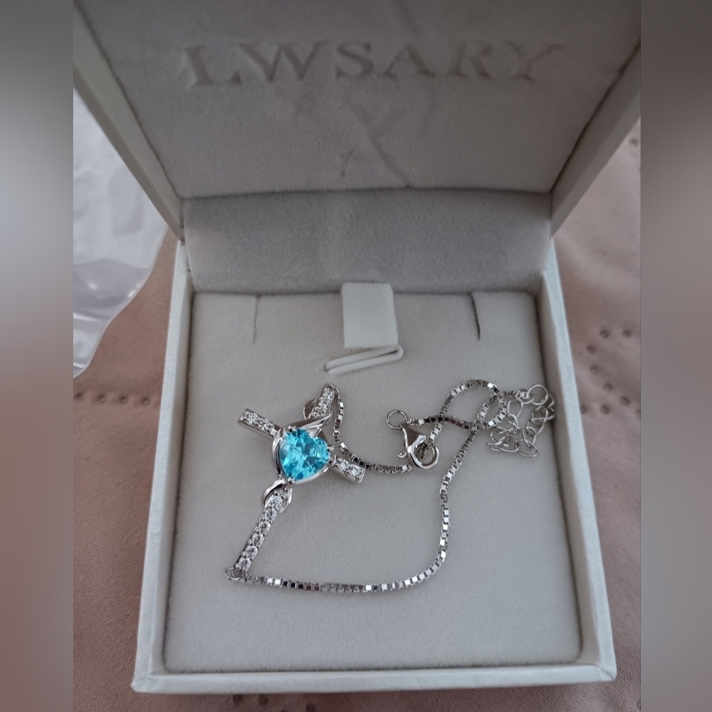 Sterling silver cross bracelet - Picture 3 of 3